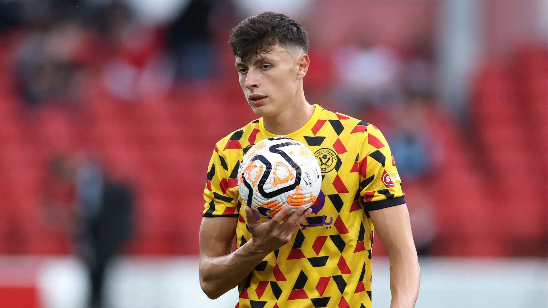 Anel Ahmedhodzic thi đấu cho Sheffield United với phong độ ấn tượng