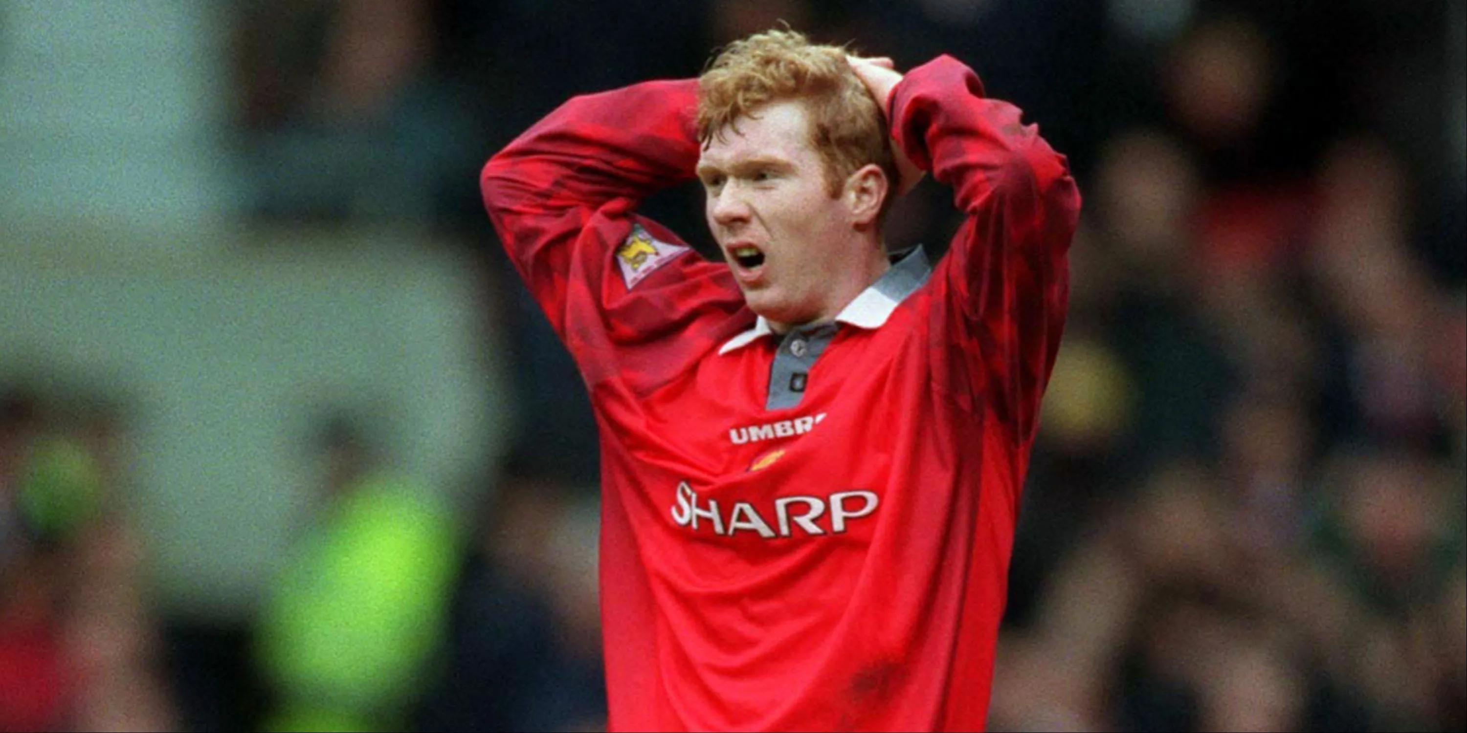 Paul Scholes thi đấu cho Manchester United mùa giải 1997/98
