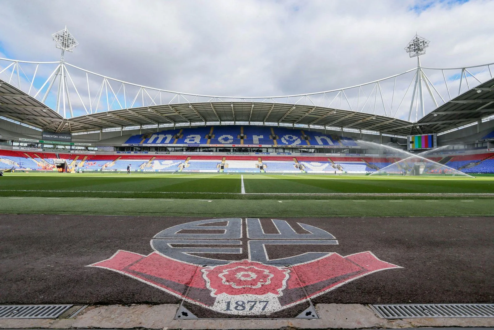 Sân vận động của Bolton Wanderers, điểm đến tiềm năng cho các tân binh chất lượng.