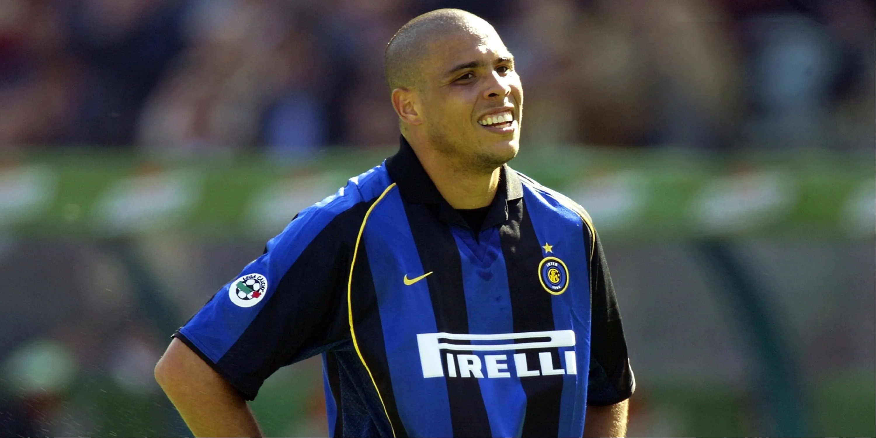 Tiền đạo Ronaldo trong màu áo Inter Milan mùa giải 2001/02
