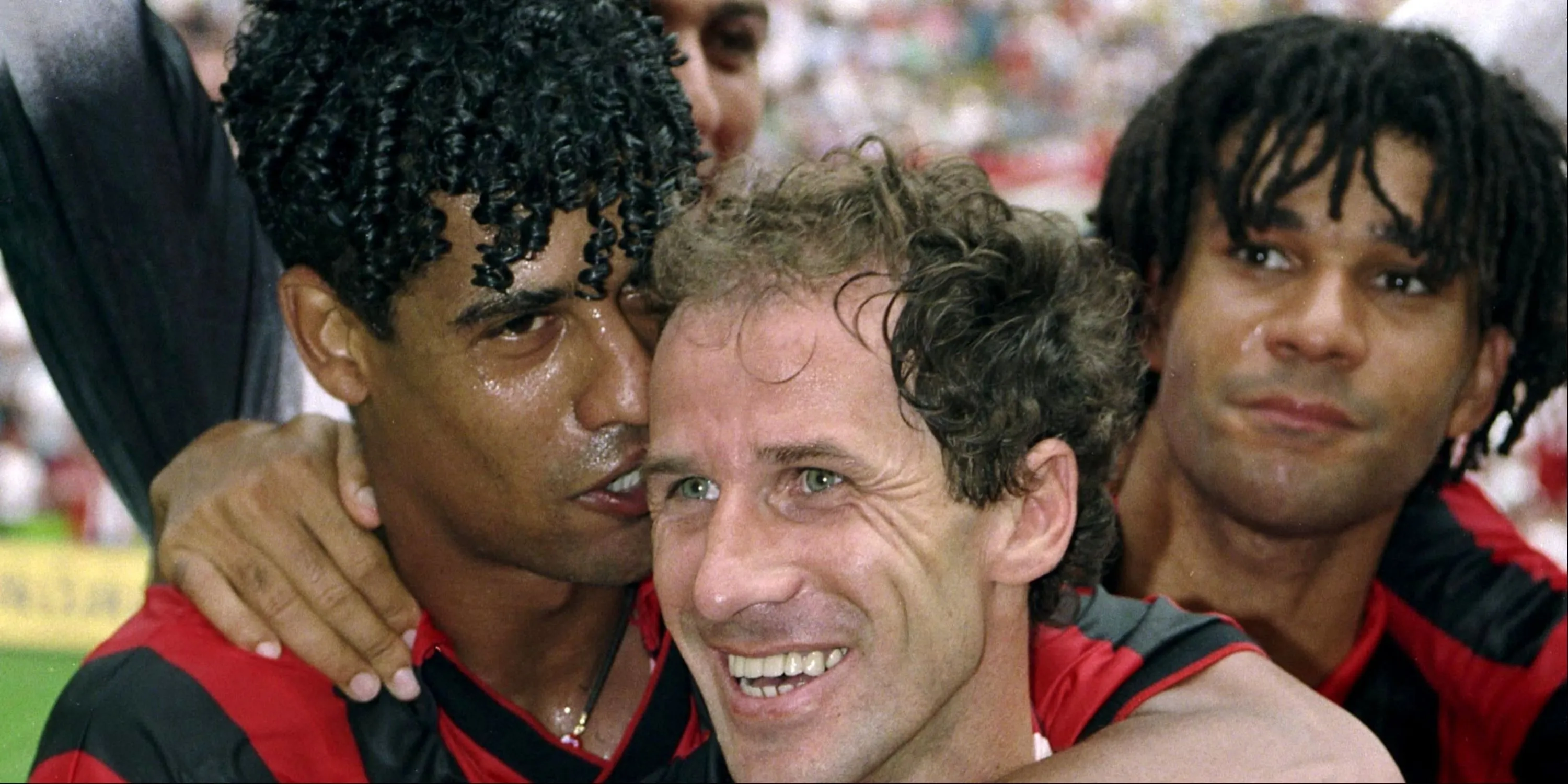Bộ ba huyền thoại AC Milan: Rijkaard, Baresi và Gullit ăn mừng