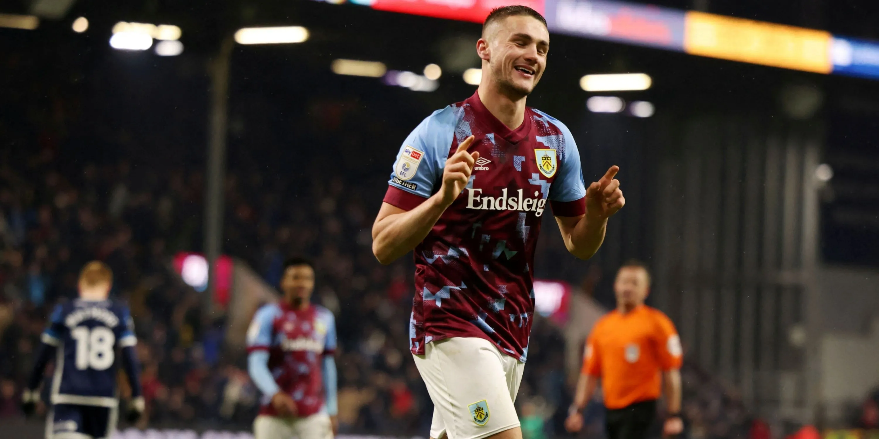 Taylor Harwood-Bellis trong màu áo Southampton tại Premier League