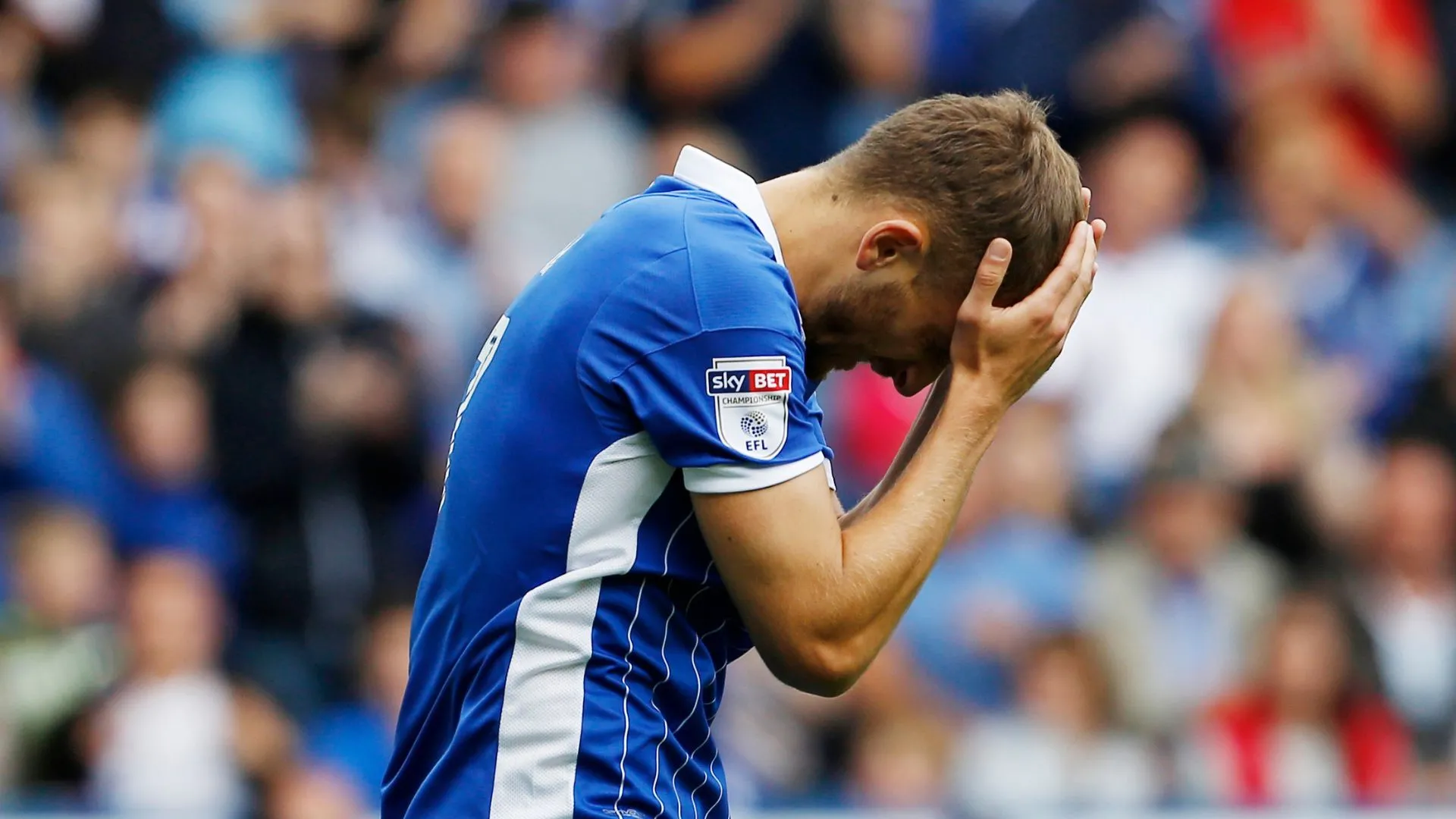 Almen Abdi, tiền vệ tài năng nhưng không được tin tưởng dưới thời HLV Carvalhal