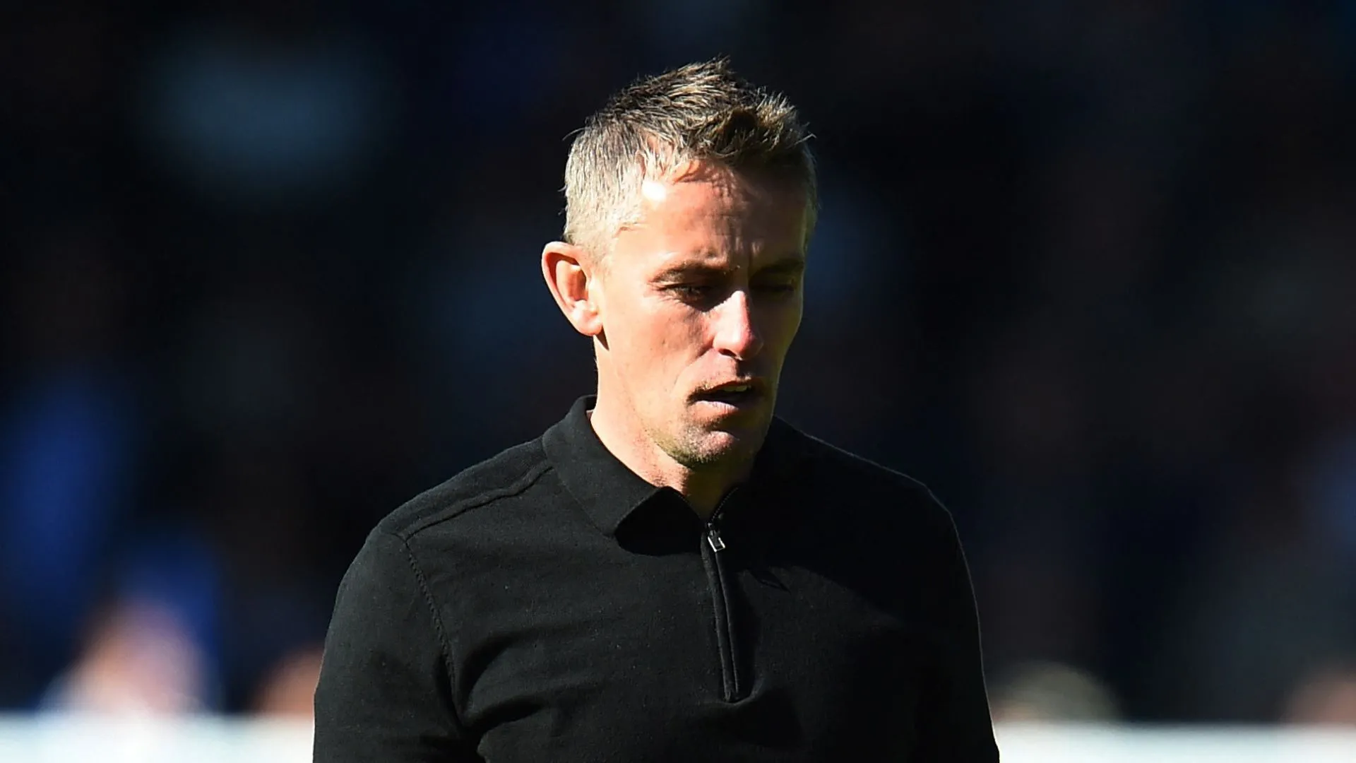 Huấn luyện viên Kieran McKenna của Ipswich Town trên sân tập