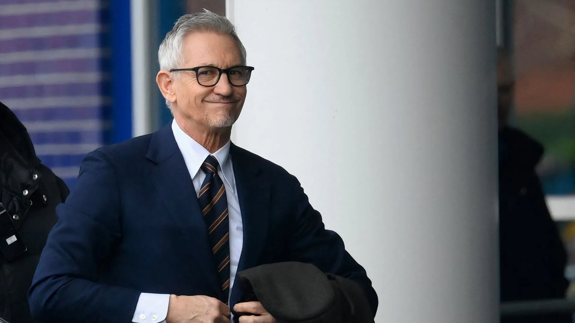 Huyền thoại bóng đá và MC Gary Lineker, biểu tượng của Leicester City