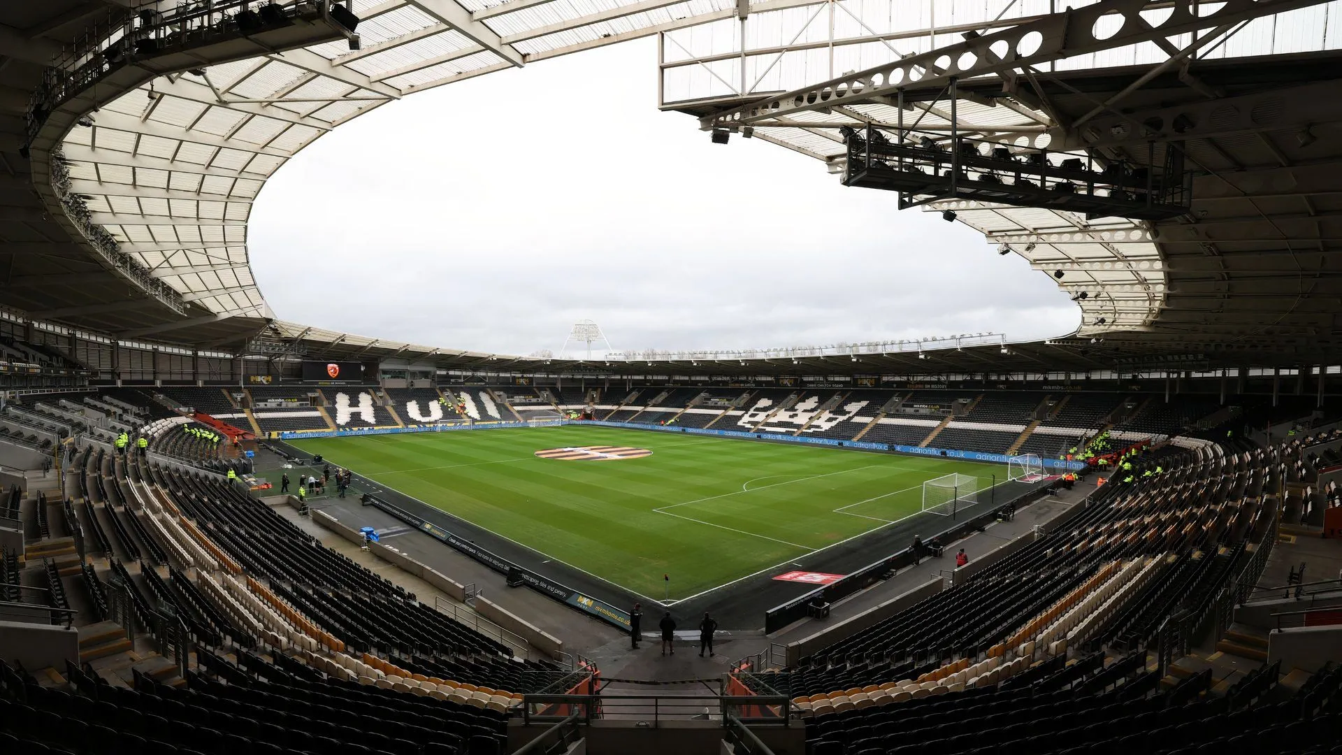 Khung cảnh tổng thể sân vận động MKM, sân nhà của Hull City, nơi ca sĩ Sinitta có duyên nợ