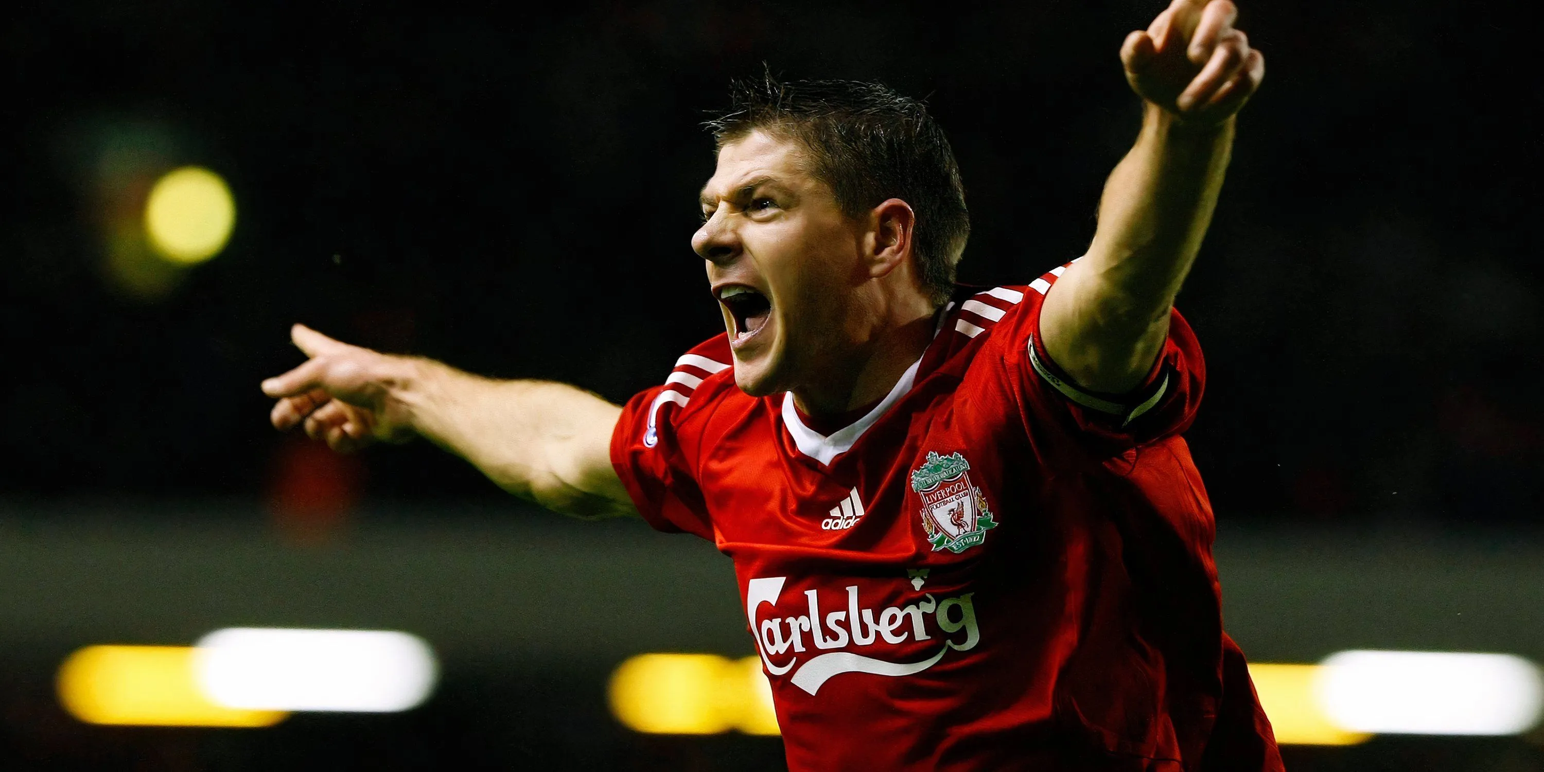 Steven Gerrard ăn mừng bàn thắng, biểu tượng của sự chính xác trên chấm phạt đền
