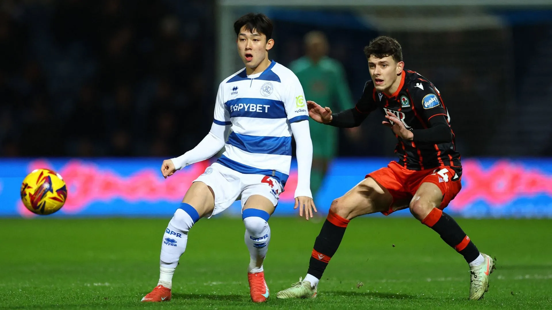 Tân binh Owen Beck của Derby County trong buổi tập