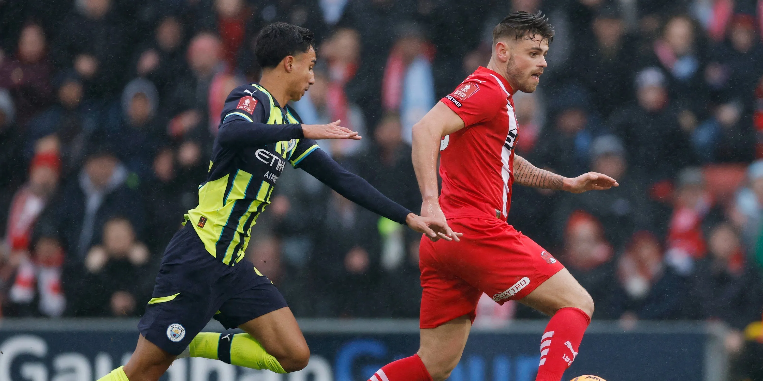 Tiền đạo Charlie Kelman, mục tiêu chuyển nhượng của West Brom