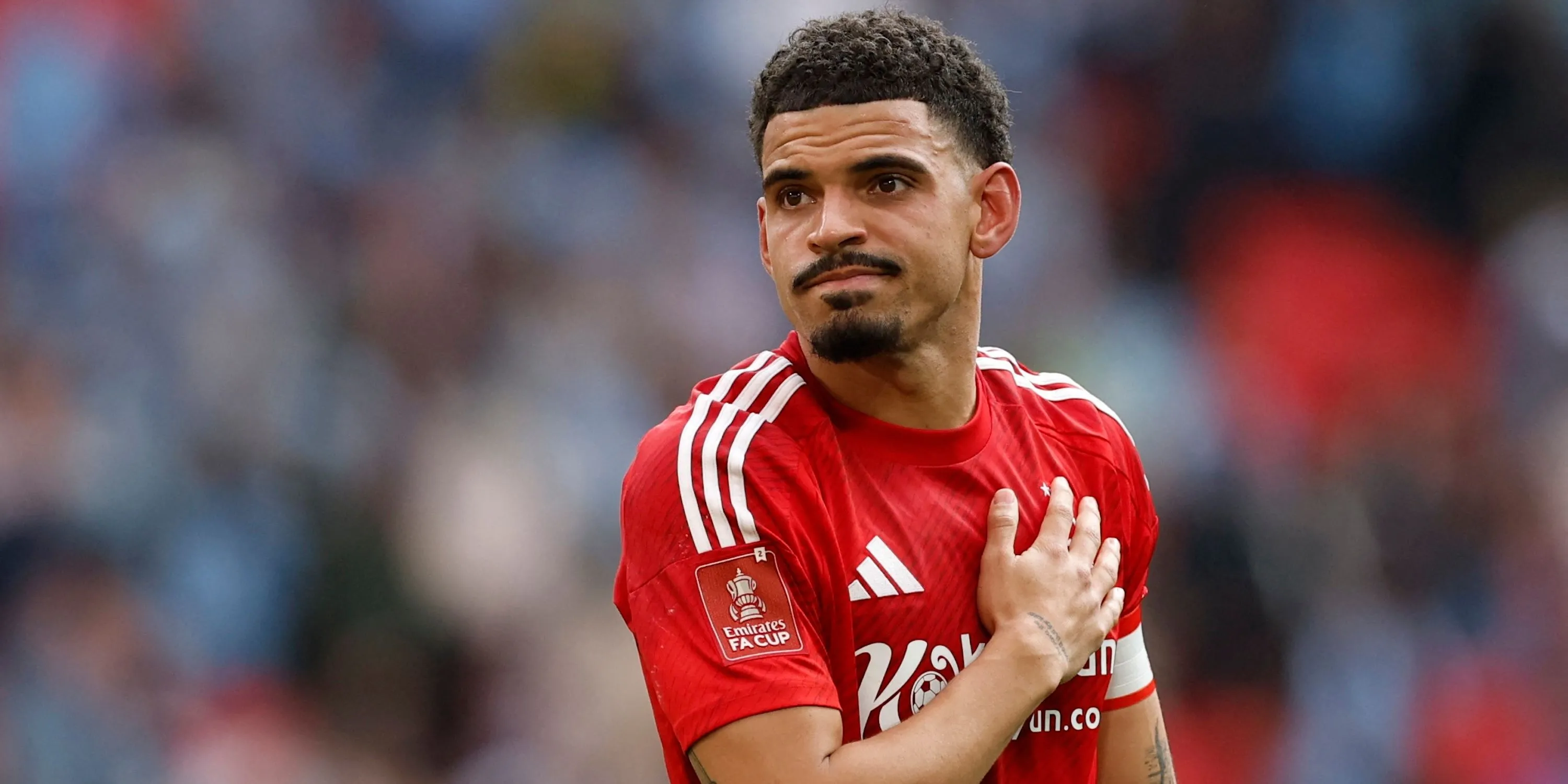 Tiền vệ Douglas Luiz của Nottingham Forest phản ứng sau trận đấu