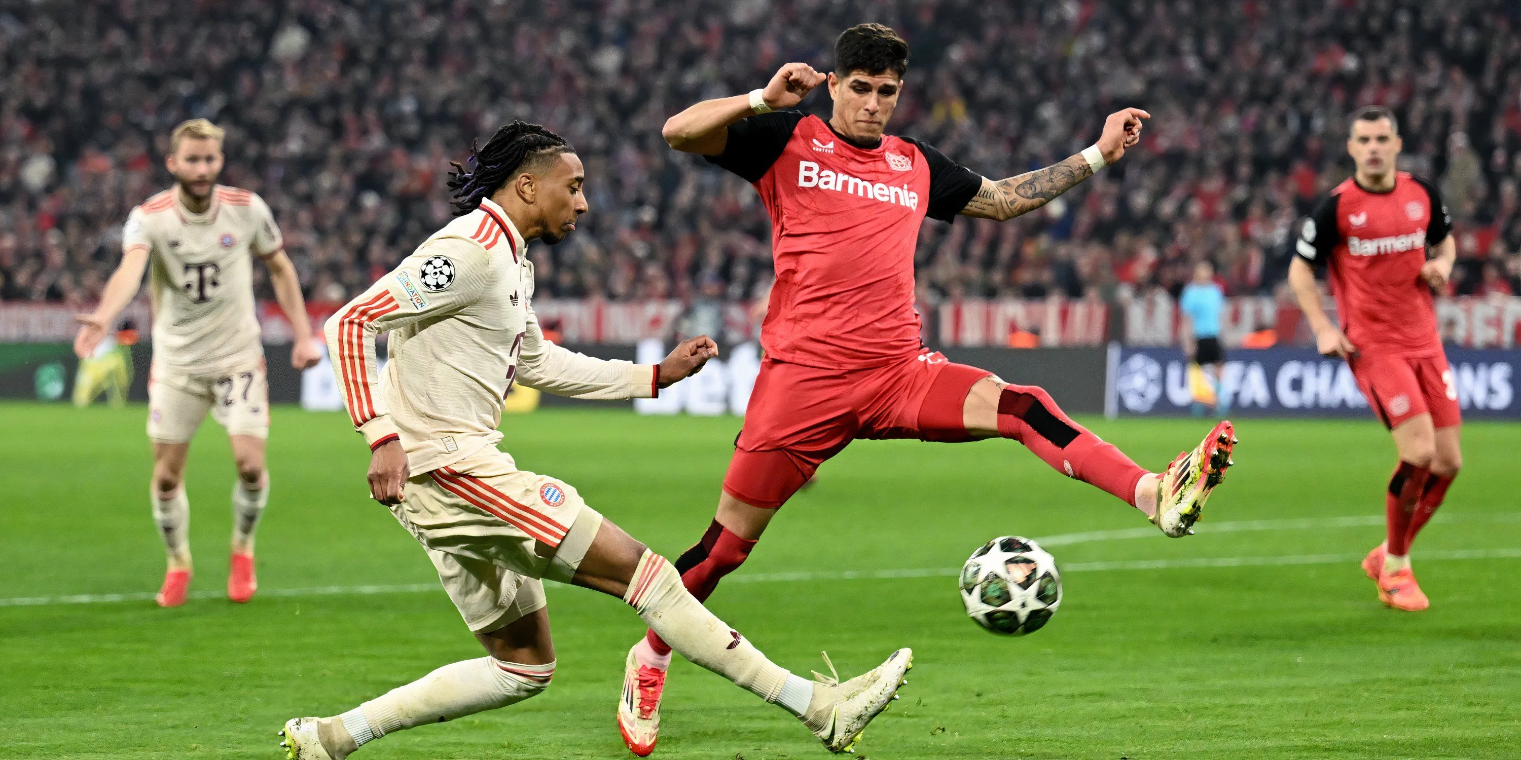 Piero Hincapie trong màu áo Bayer Leverkusen, mục tiêu chuyển nhượng của Tottenham