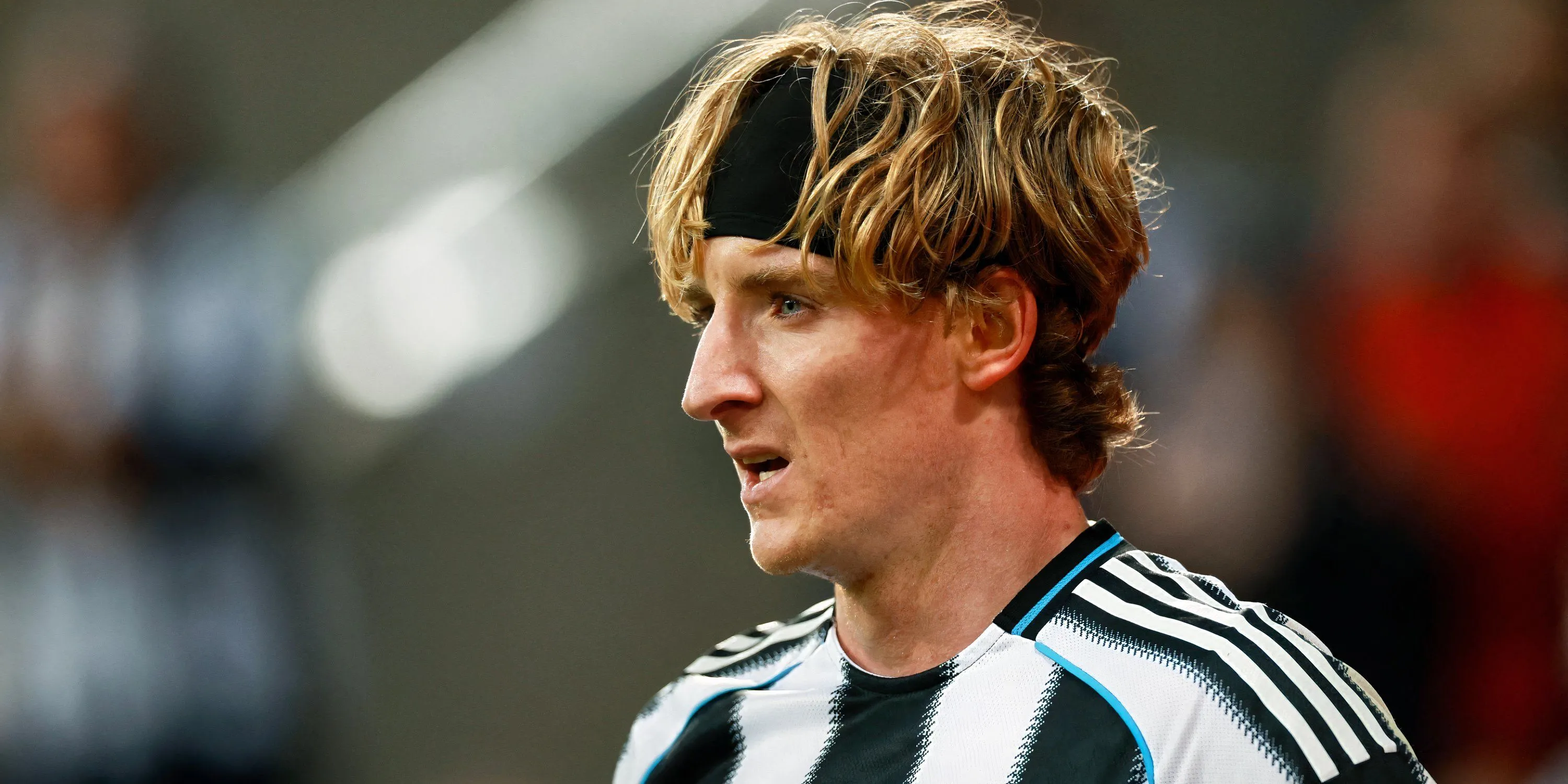 Anthony Gordon, tiền vệ cánh nhanh chóng của Newcastle United, hiện đang gặp khó khăn với phong độ