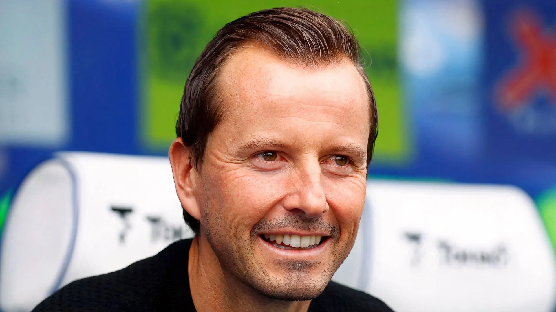 Huấn luyện viên Julien Stephan trong cuộc họp báo sau trận đấu gần đây