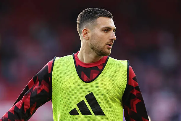 Patrick Dorgu vẫn cần thời gian để thích ứng với bóng đá Ngoại hạng Anh