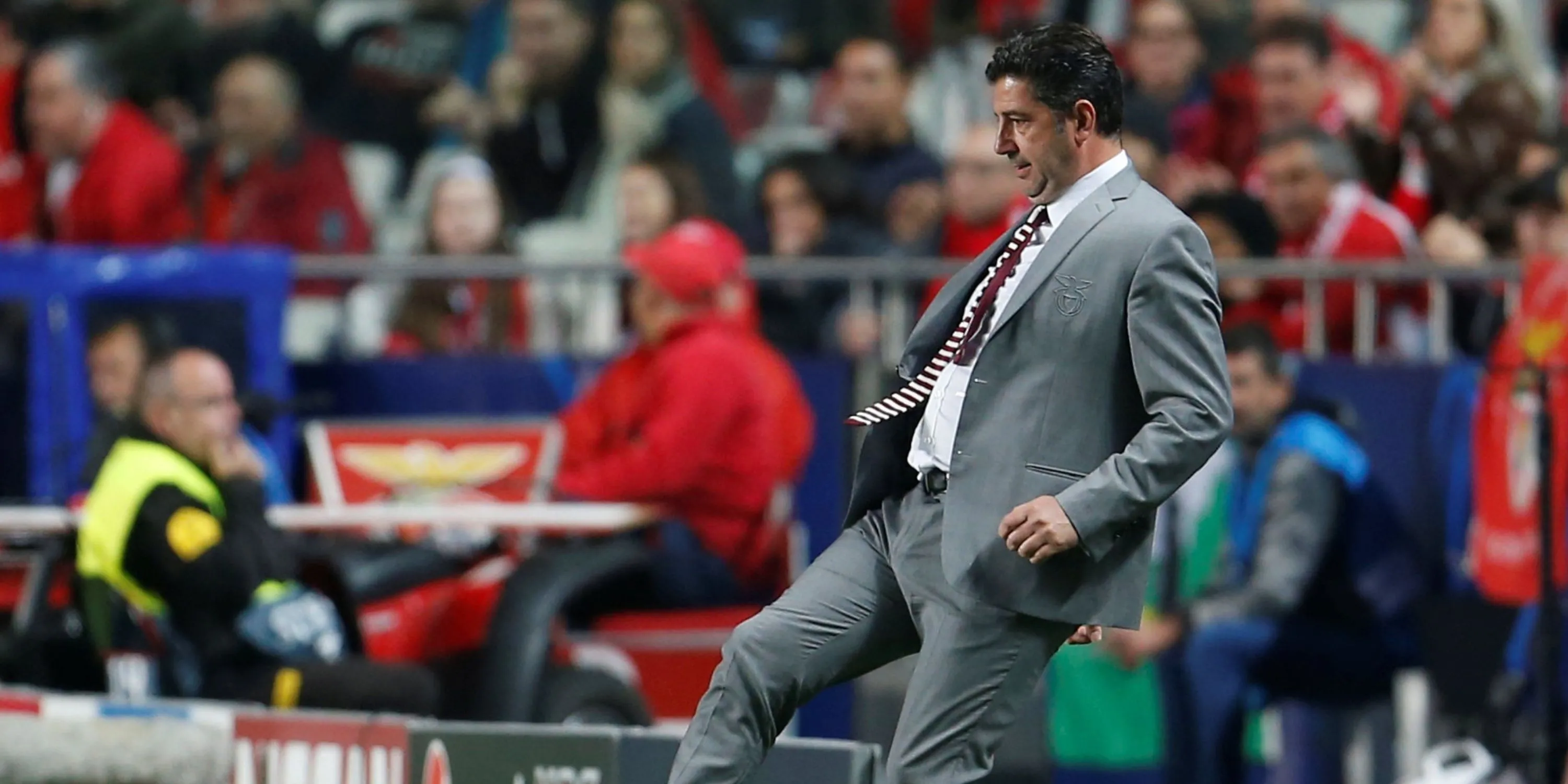 Rui Vitoria dẫn dắt Benfica với phong cách tấn công mạnh mẽ